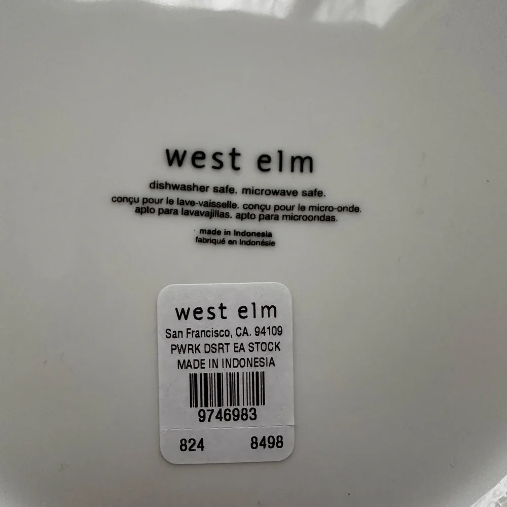 Set of 4 West Elm Christmas Plate Christmas Stockings 8.6